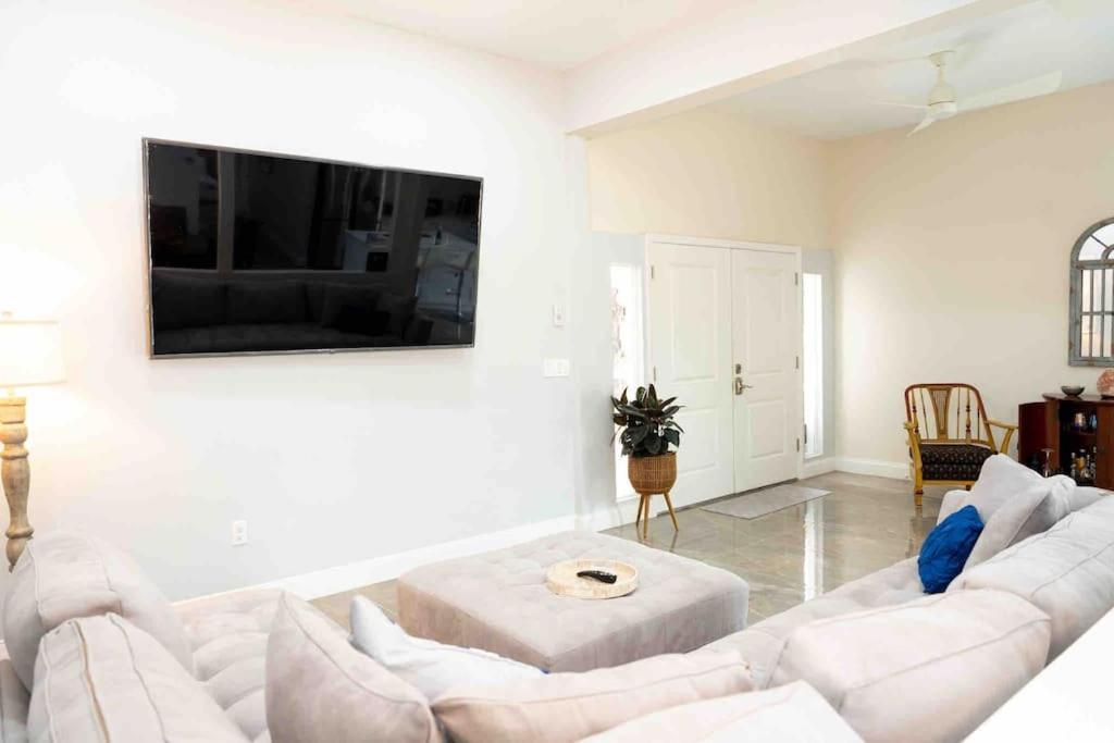 Tampa Bay Oasis Apartment ทาร์พอนสปริงส์ ภายนอก รูปภาพ